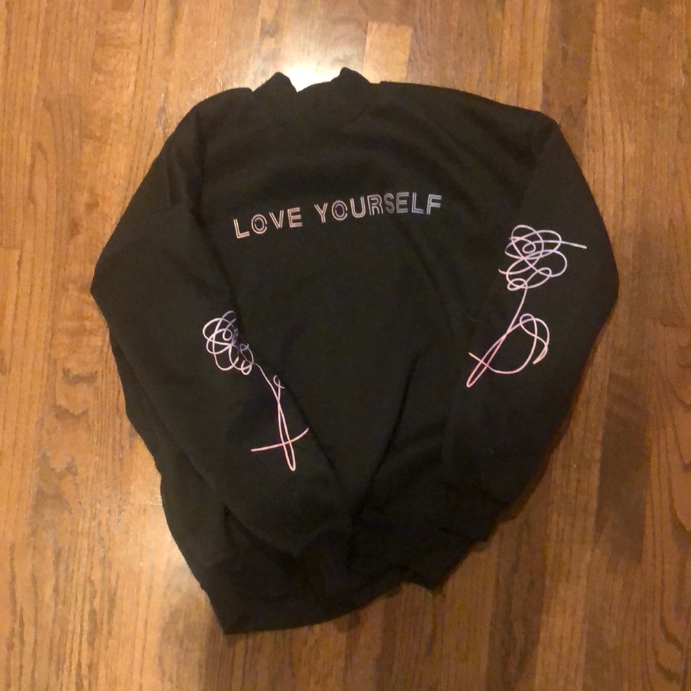 Size S, 8, crew neck, mostly polyester, BTS merchandise.